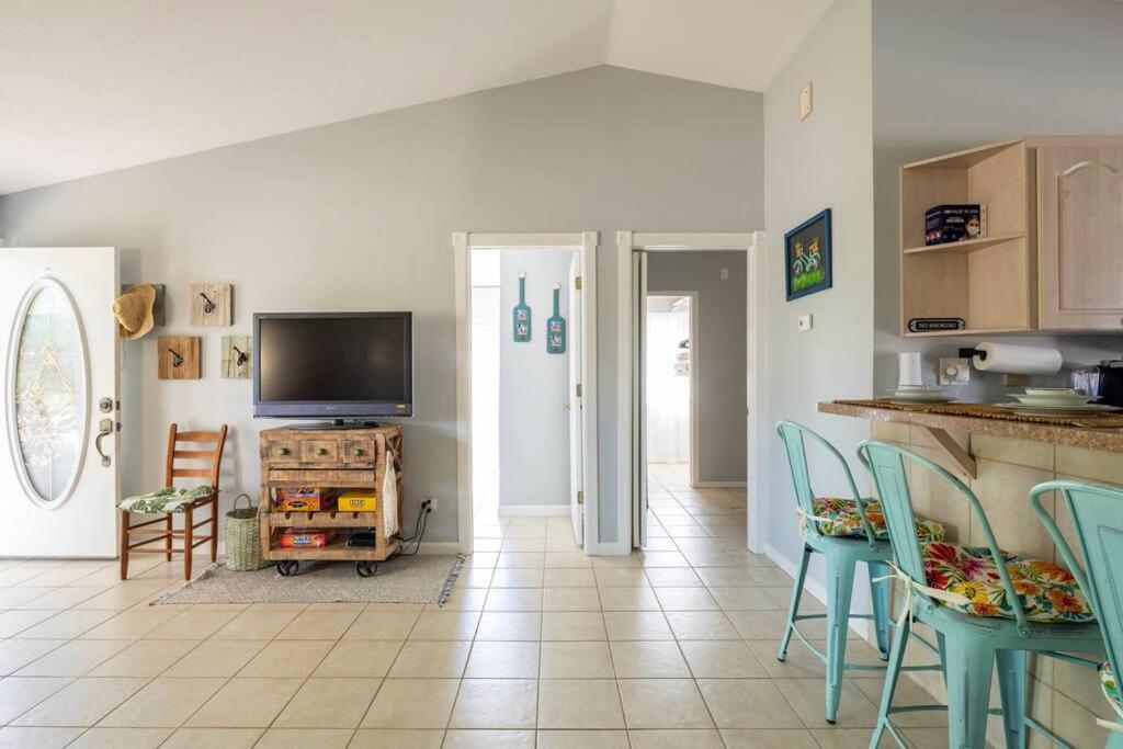 Tropical Island Escape Near Disney, Beach, Cruise Merritt Island 외부 사진